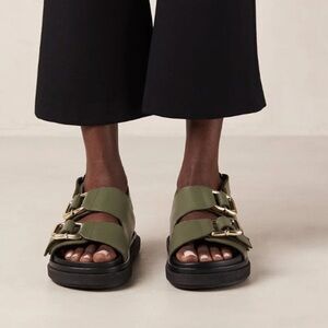 ALOHAS 
Harper Buckle-Straps Leather Sandals